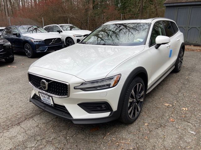 2025 Volvo V60 Cross Country Ultra