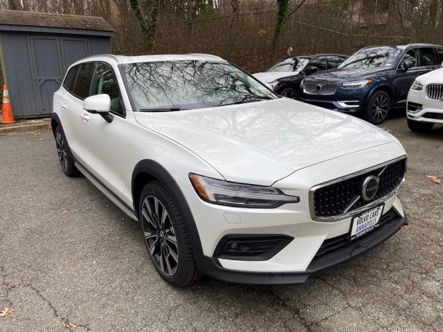 2025 Volvo V60 Cross Country Ultra