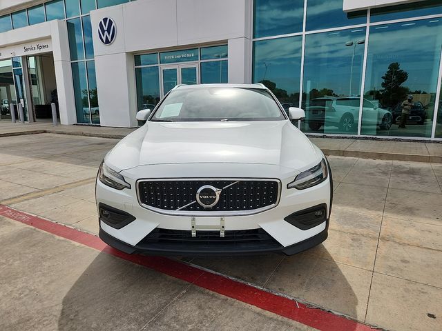 2025 Volvo V60 Cross Country Plus