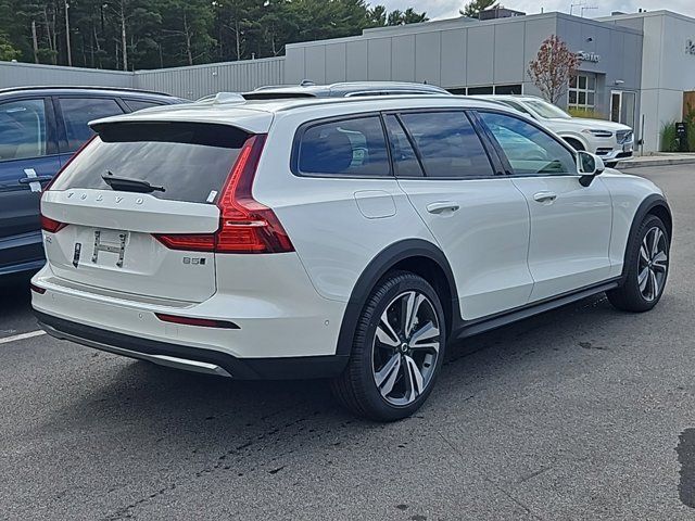 2025 Volvo V60 Cross Country Plus