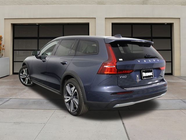 2025 Volvo V60 Cross Country Plus