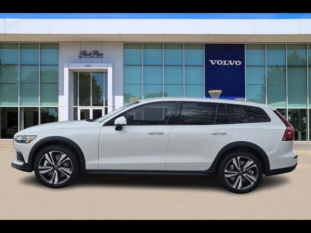 2025 Volvo V60 Cross Country Plus