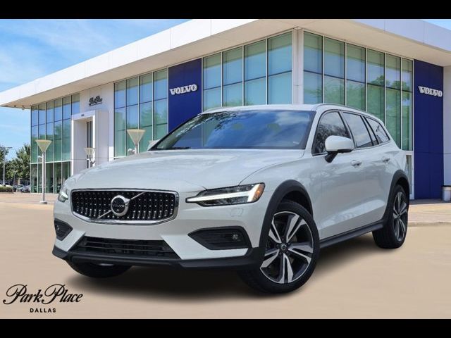 2025 Volvo V60 Cross Country Plus