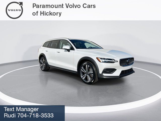 2025 Volvo V60 Cross Country Plus