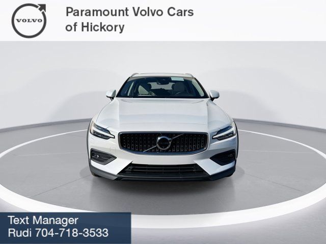 2025 Volvo V60 Cross Country Plus