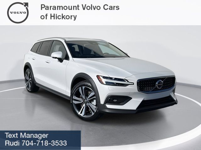 2025 Volvo V60 Cross Country Plus