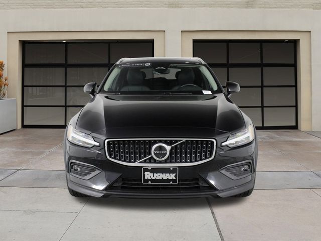 2025 Volvo V60 Cross Country Plus