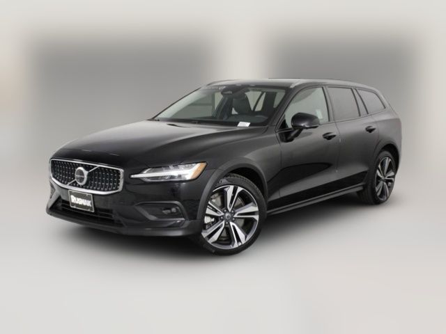 2025 Volvo V60 Cross Country Plus