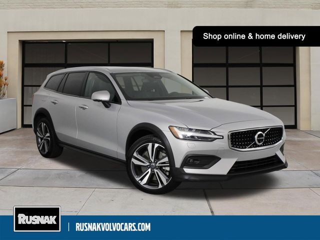 2025 Volvo V60 Cross Country Plus