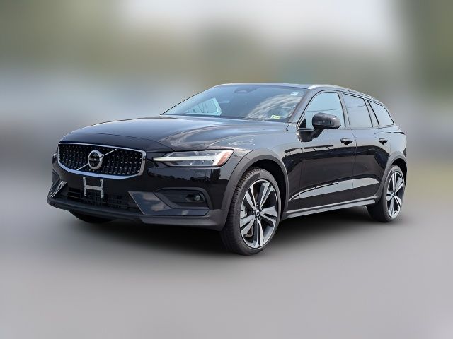 2025 Volvo V60 Cross Country Plus