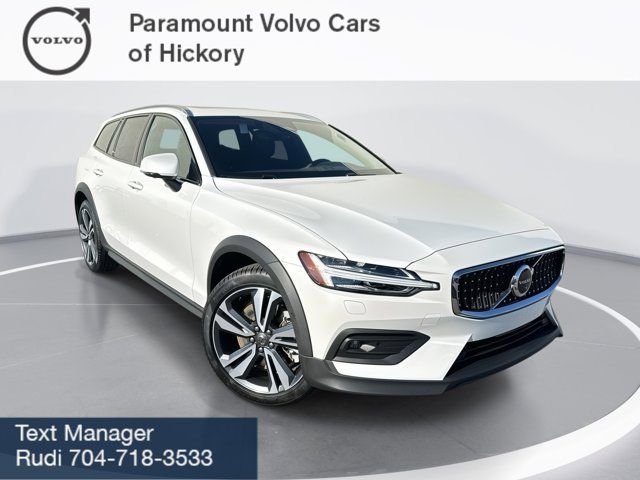 2025 Volvo V60 Cross Country Plus