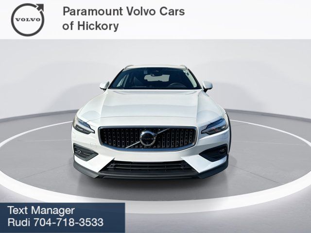 2025 Volvo V60 Cross Country Plus