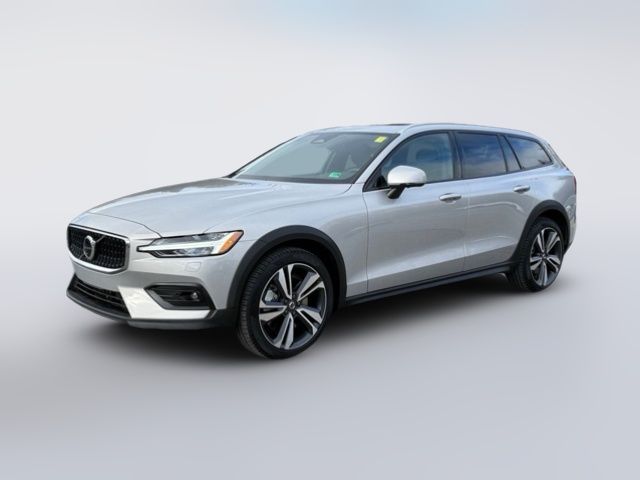 2025 Volvo V60 Cross Country Plus