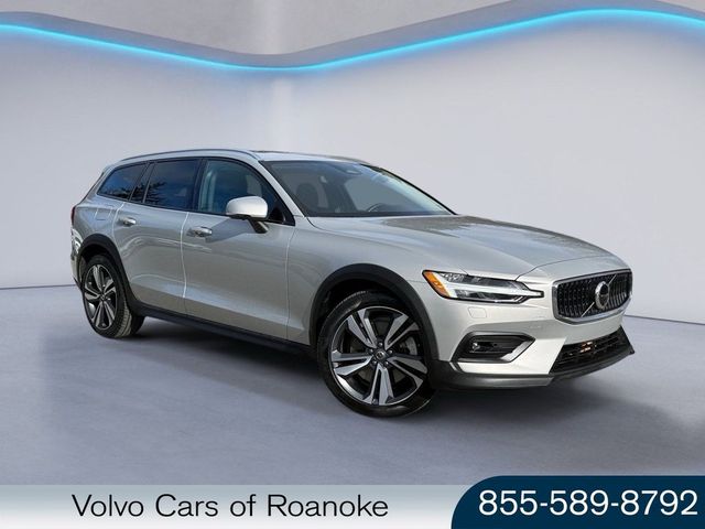 2025 Volvo V60 Cross Country Plus