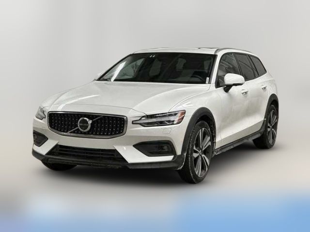 2025 Volvo V60 Cross Country Plus