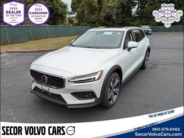 2025 Volvo V60 Cross Country Plus