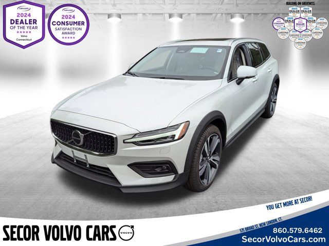 2025 Volvo V60 Cross Country Plus