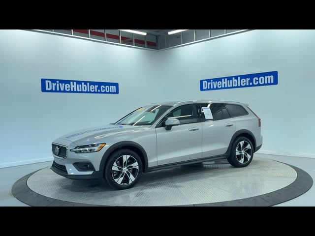 2025 Volvo V60 Cross Country Plus