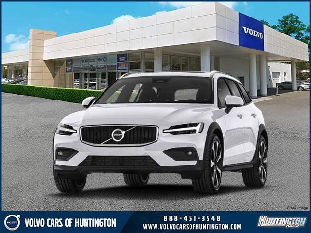 2025 Volvo V60 Cross Country Plus