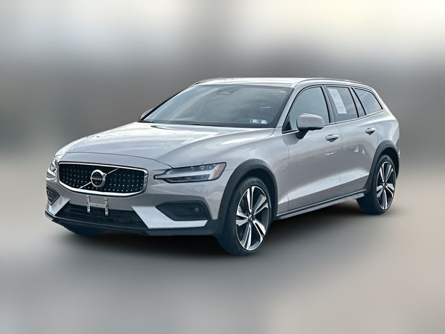 2025 Volvo V60 Cross Country Plus