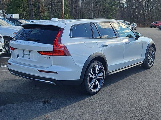 2025 Volvo V60 Cross Country Plus