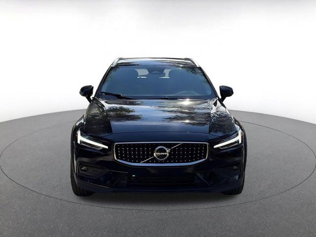 2025 Volvo V60 Cross Country Plus