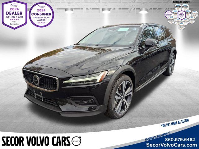 2025 Volvo V60 Cross Country Plus