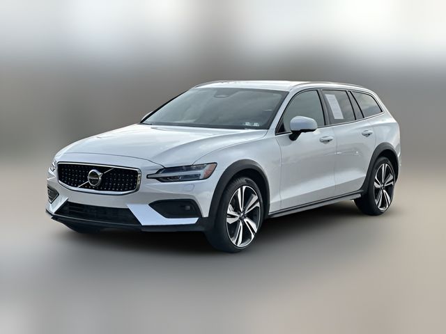 2025 Volvo V60 Cross Country Plus