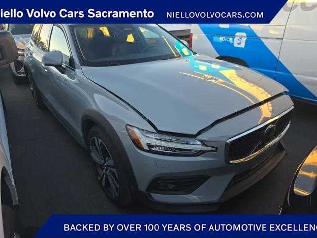 2025 Volvo V60 Cross Country Plus