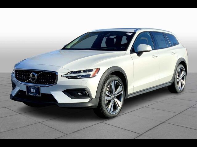 2025 Volvo V60 Cross Country Plus