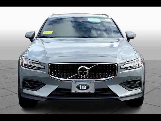 2025 Volvo V60 Cross Country Ultra