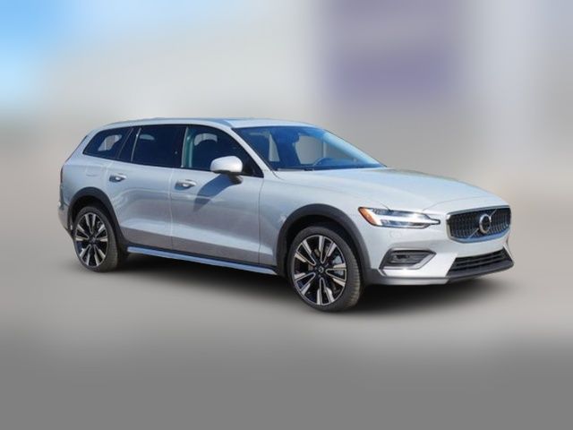 2025 Volvo V60 Cross Country Ultra