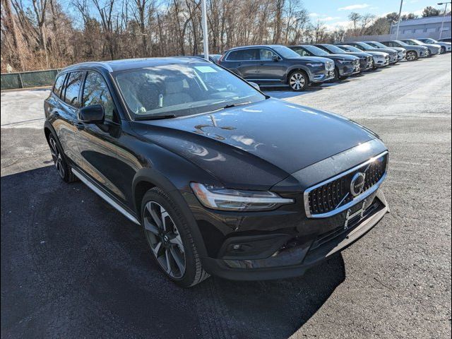 2025 Volvo V60 Cross Country Ultra