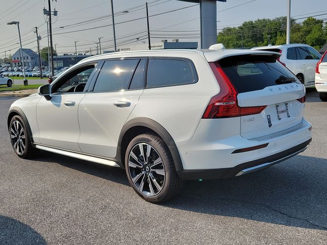 2025 Volvo V60 Cross Country Ultra