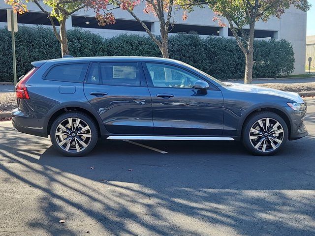 2025 Volvo V60 Cross Country Ultra