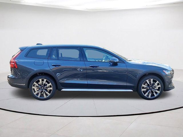 2025 Volvo V60 Cross Country Ultra