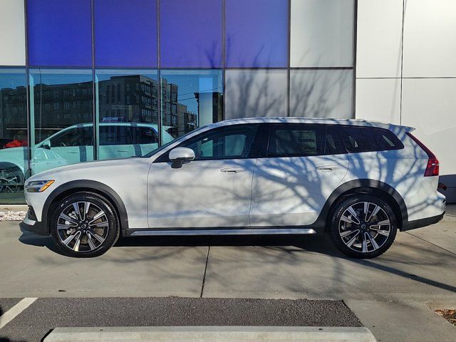 2025 Volvo V60 Cross Country Ultra