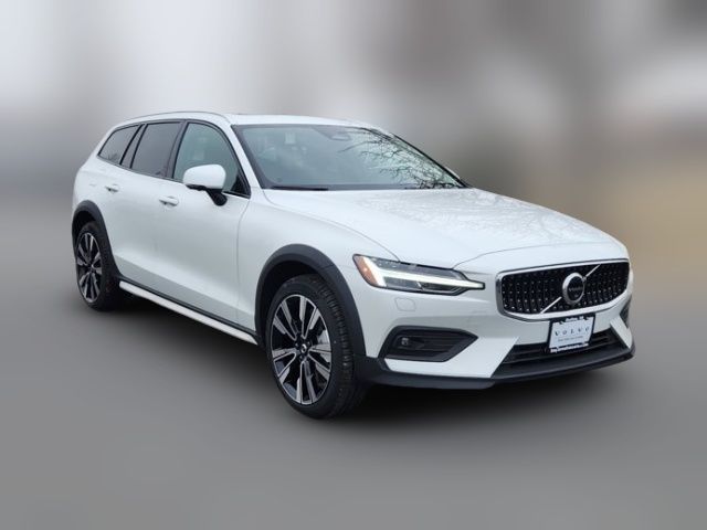 2025 Volvo V60 Cross Country Ultra