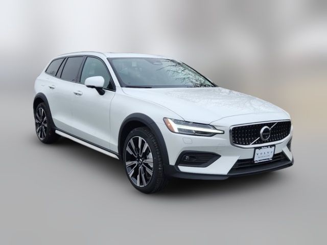 2025 Volvo V60 Cross Country Ultra