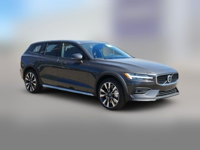 2025 Volvo V60 Cross Country Ultra
