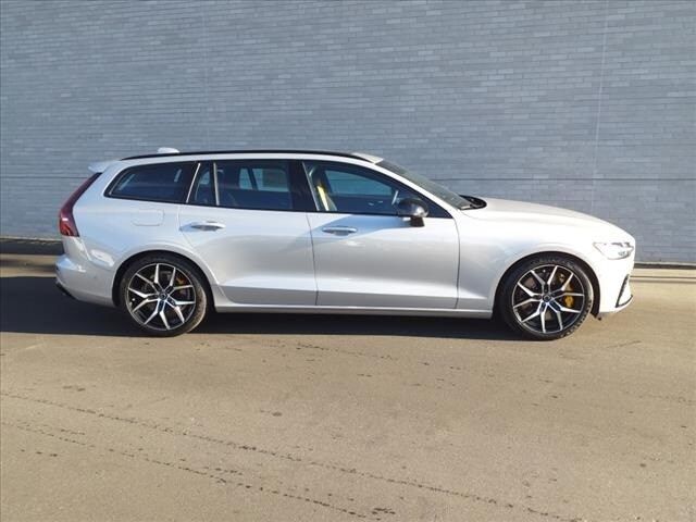 2025 Volvo V60 Plug-In Hybrid Polestar Engineered