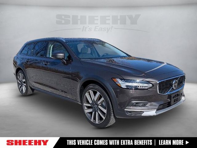 2025 Volvo V90 Cross Country Plus