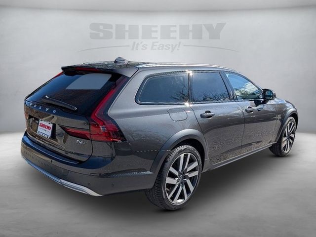 2025 Volvo V90 Cross Country Plus