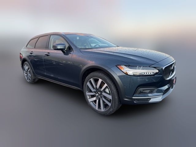 2025 Volvo V90 Cross Country Plus