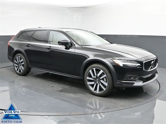 2025 Volvo V90 Cross Country Plus