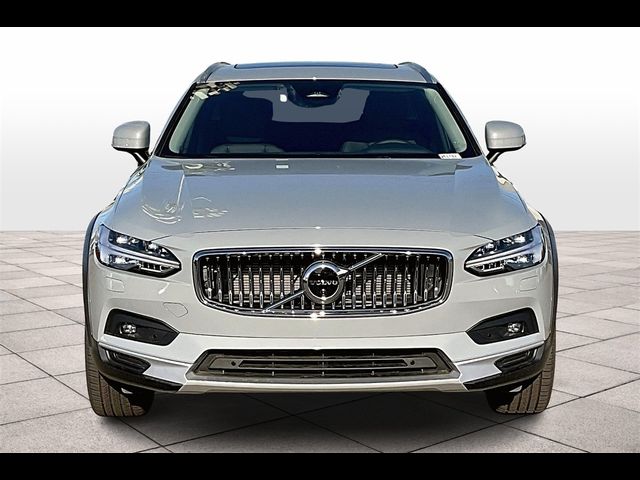 2025 Volvo V90 Cross Country Plus