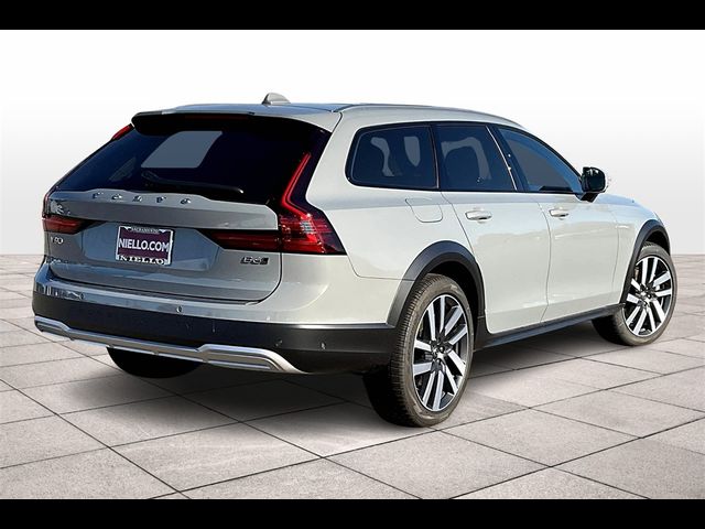 2025 Volvo V90 Cross Country Plus