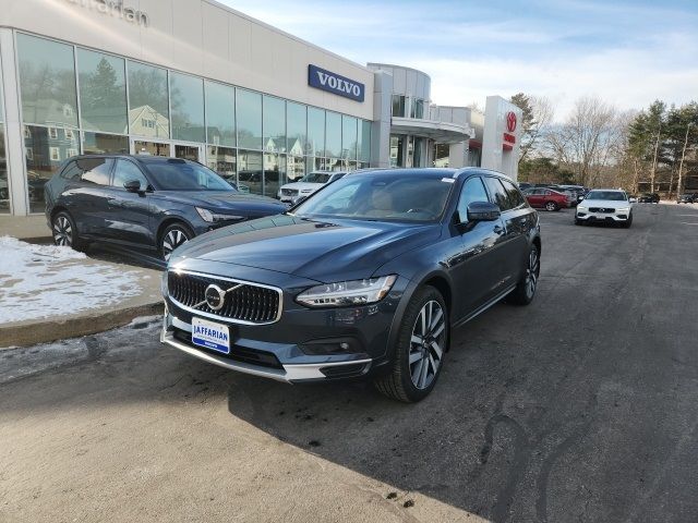 2025 Volvo V90 Cross Country Ultra