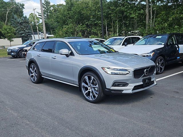 2025 Volvo V90 Cross Country Ultra