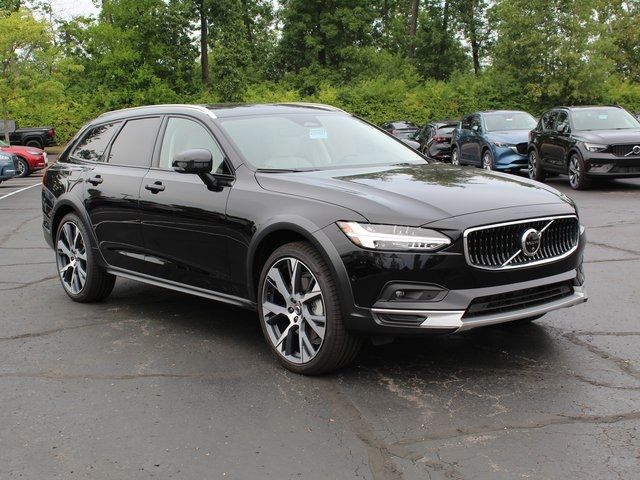 2025 Volvo V90 Cross Country Ultra